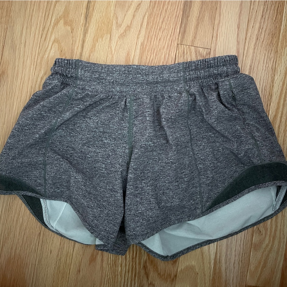 Lululemon Hotty Hot Low-Rise Lined Short 4”